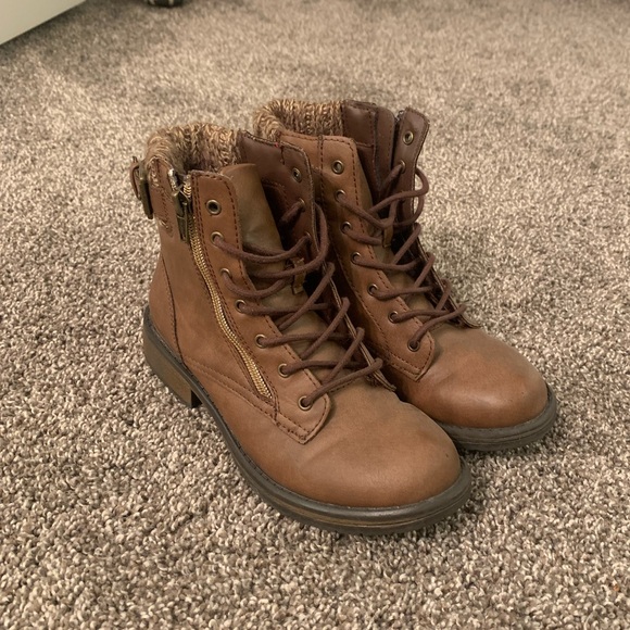 Other - youth combat boots !